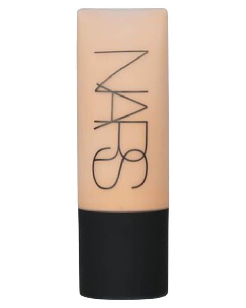 Nars Soft Matte Complete Foundation - Medium 4